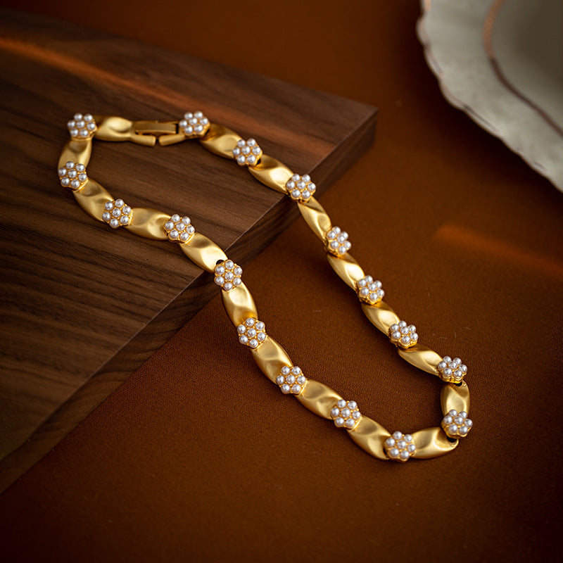 Luxury Vintage inspired Palace-style necklace