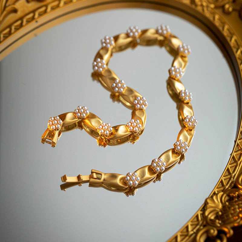 Luxury Vintage inspired Palace-style necklace